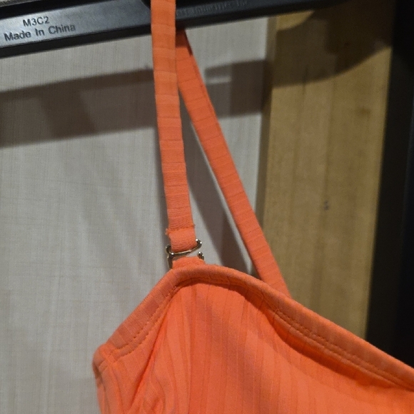 (J29) Coral Ribbed Cutout Swim Top Sz S - Picture 3 of 5